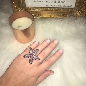 Adjustable flower ring
